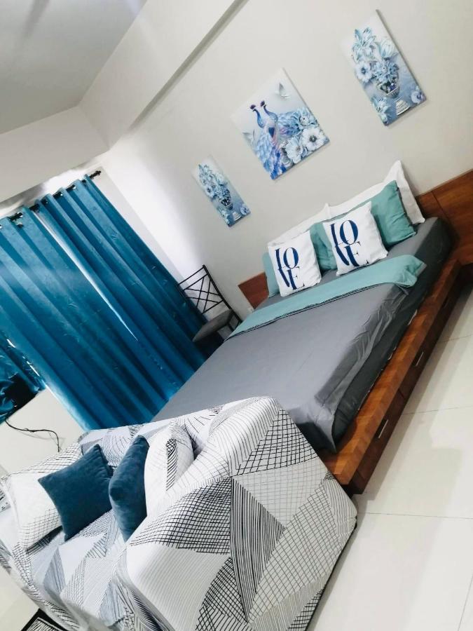 One Palm Tree - 5th Fl With Balcony - Across Terminal 3 Airport * Manila